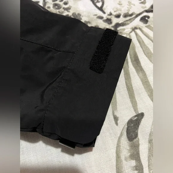 NWOT Oversized Wind Breaker and Rain Jacket - Picture 5 of 8